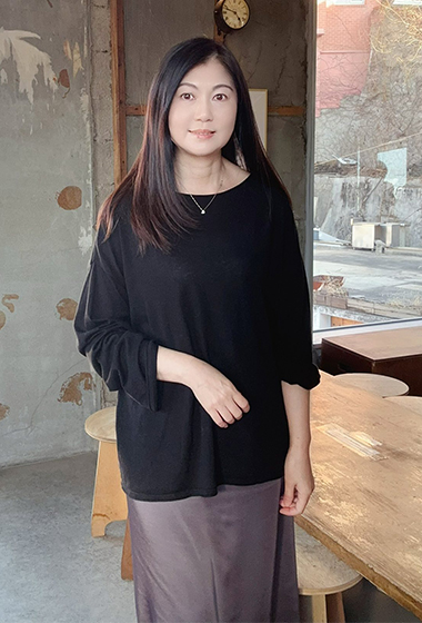 B75.時尚女孩素色綁帶上衣