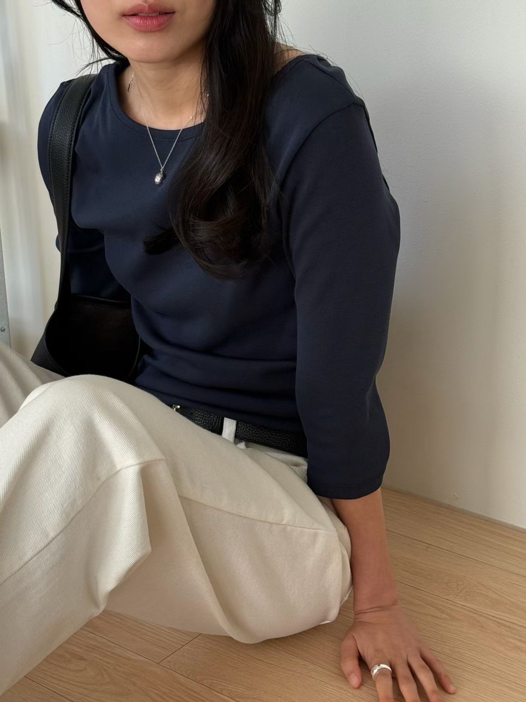 A60.瘦瘦歐膩正反穿U領彈性TEE