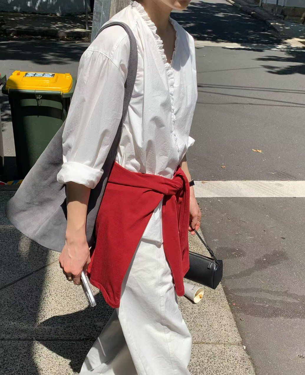 A53.JP家精緻提升小V領荷葉上衣