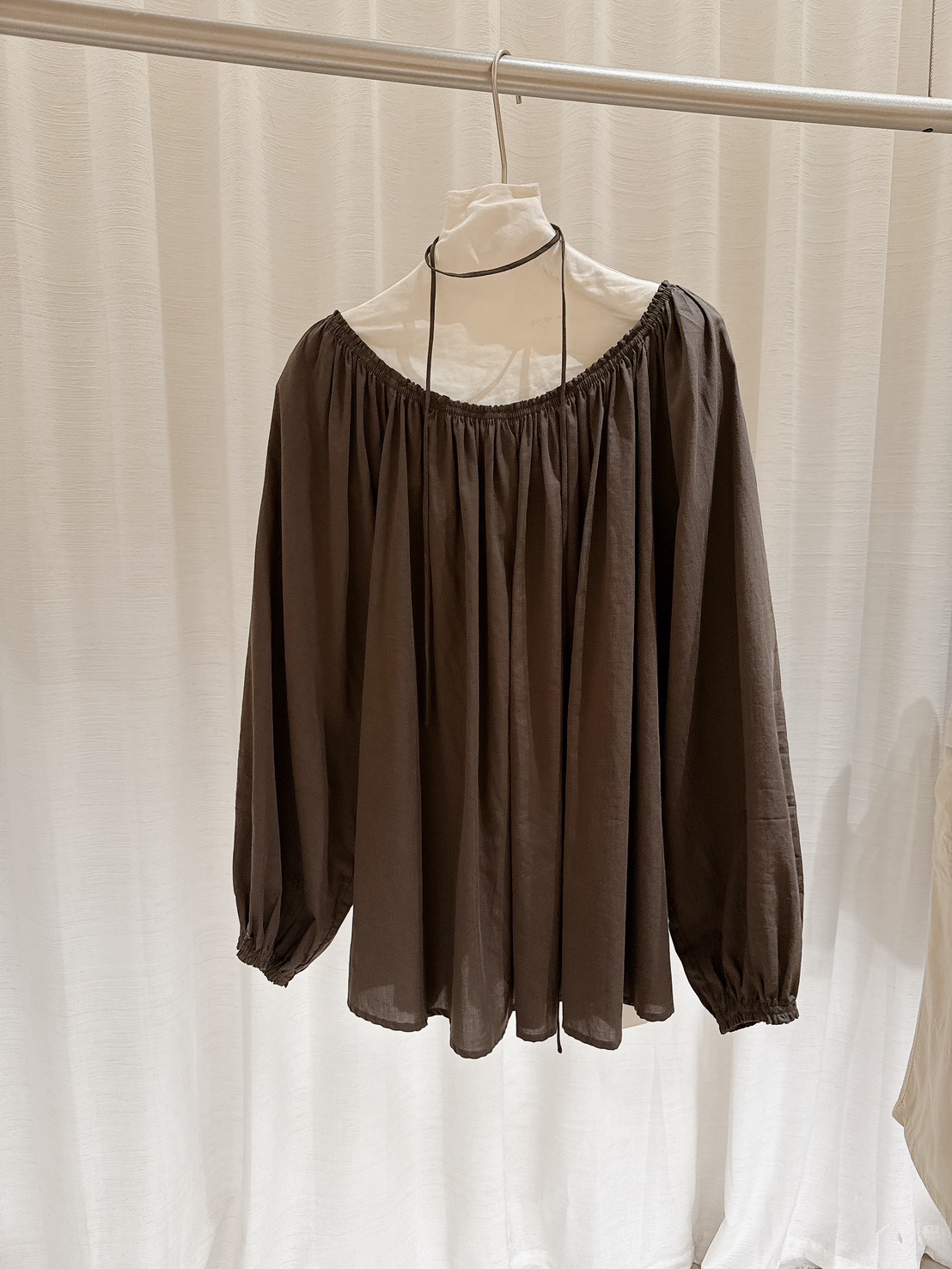 B08.輕柔優雅抓皺綁帶罩衫