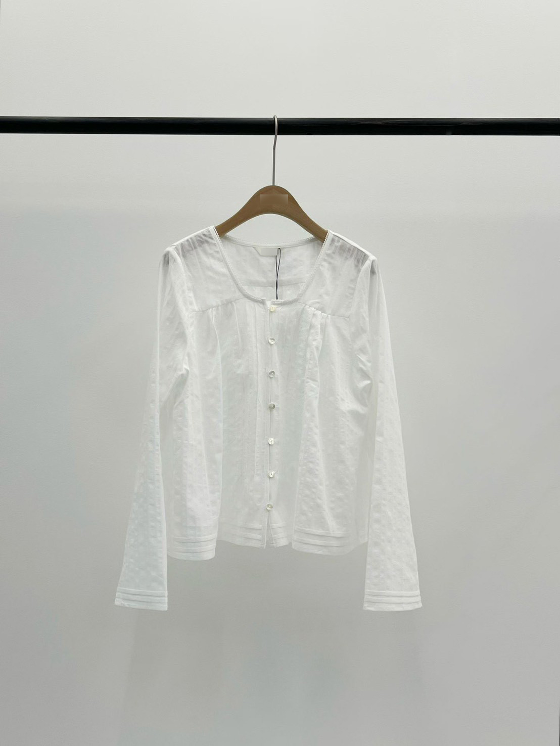 A05.大V家甜美緹花上衣