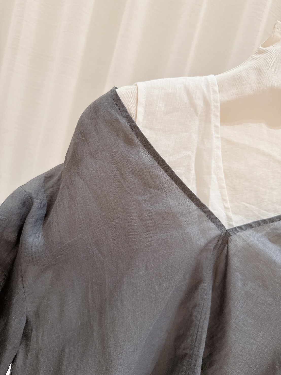 B132.輕柔兩件式V領罩衫(內搭背心)