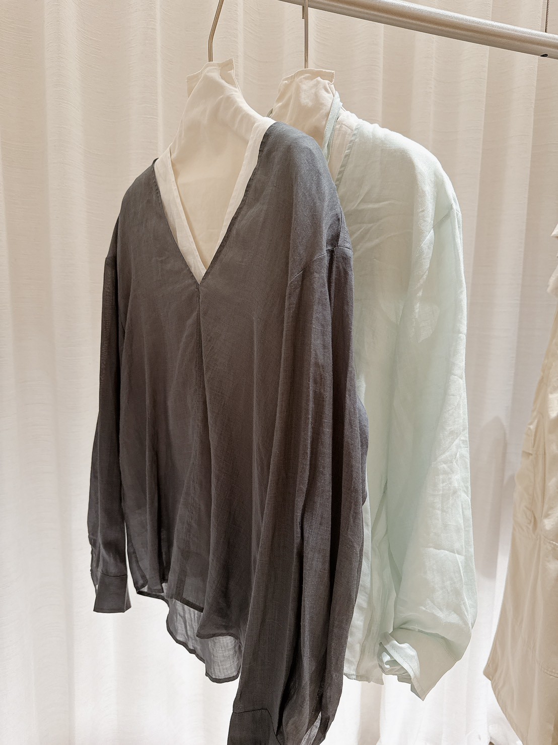 B132.輕柔兩件式V領罩衫(內搭背心)