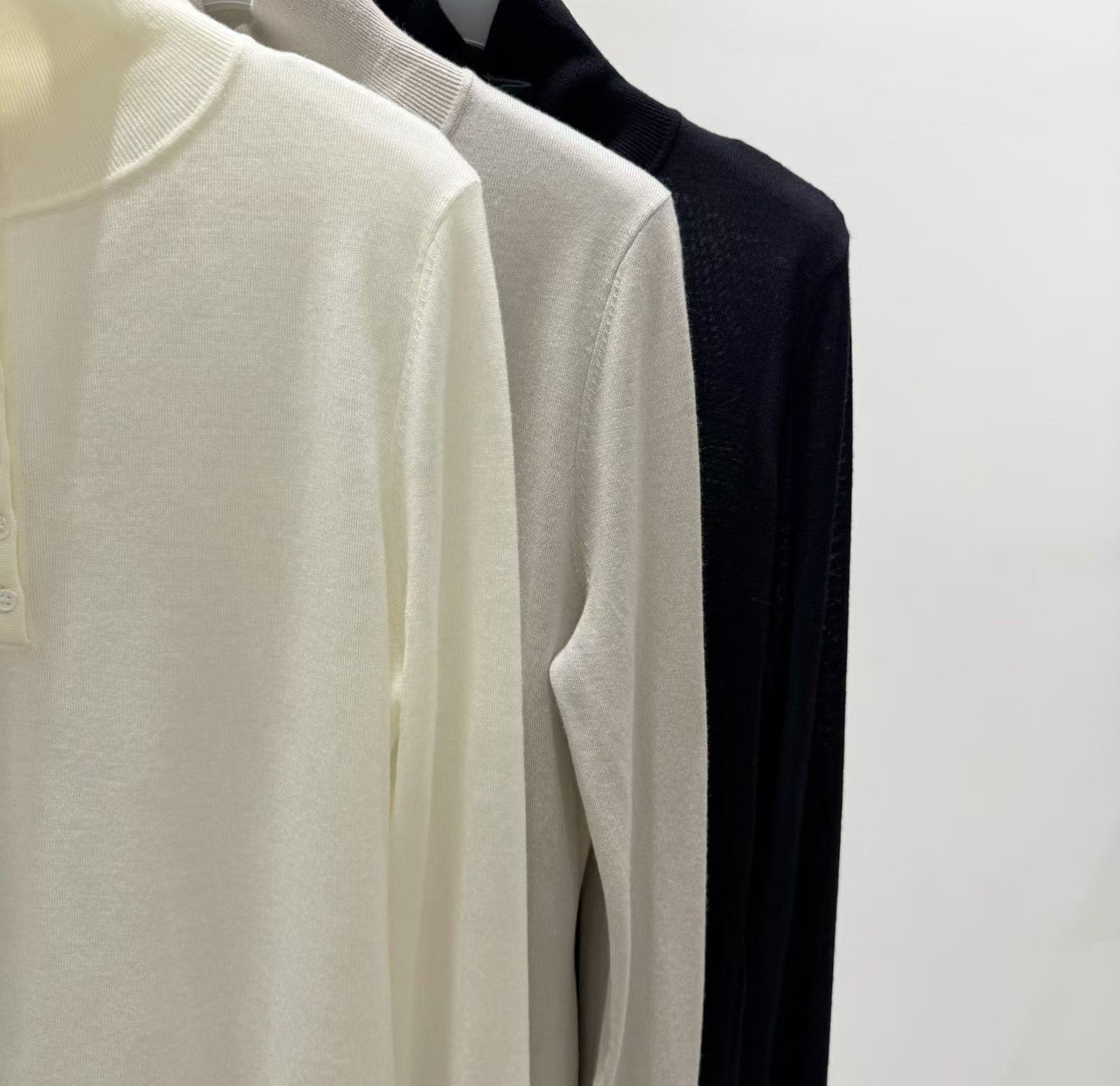 A25.質感家可立領小排釦上衣