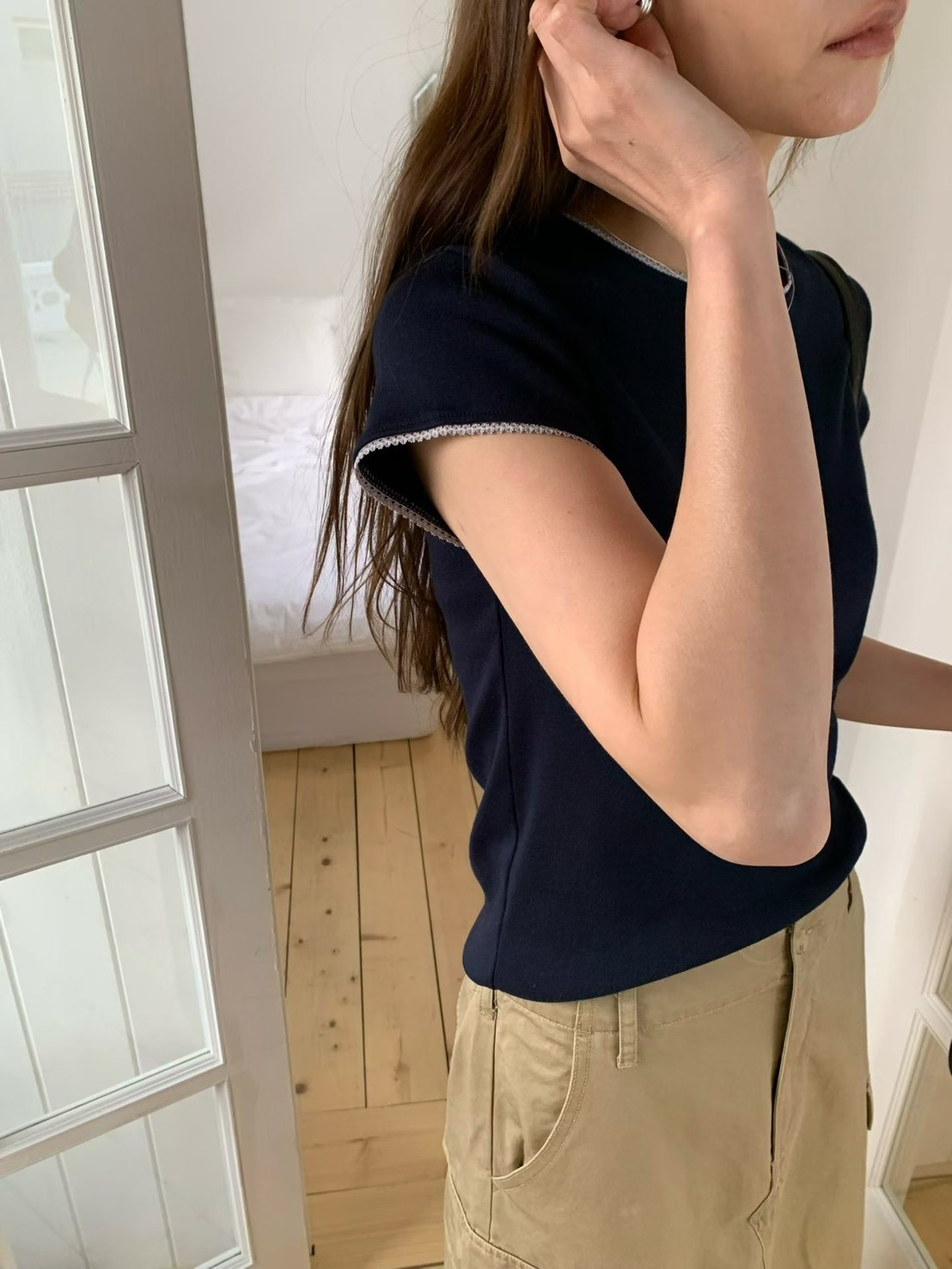 A47.甜美小花彈性滾邊素TEE