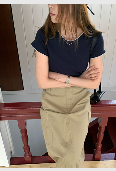 A47.甜美小花彈性滾邊素TEE