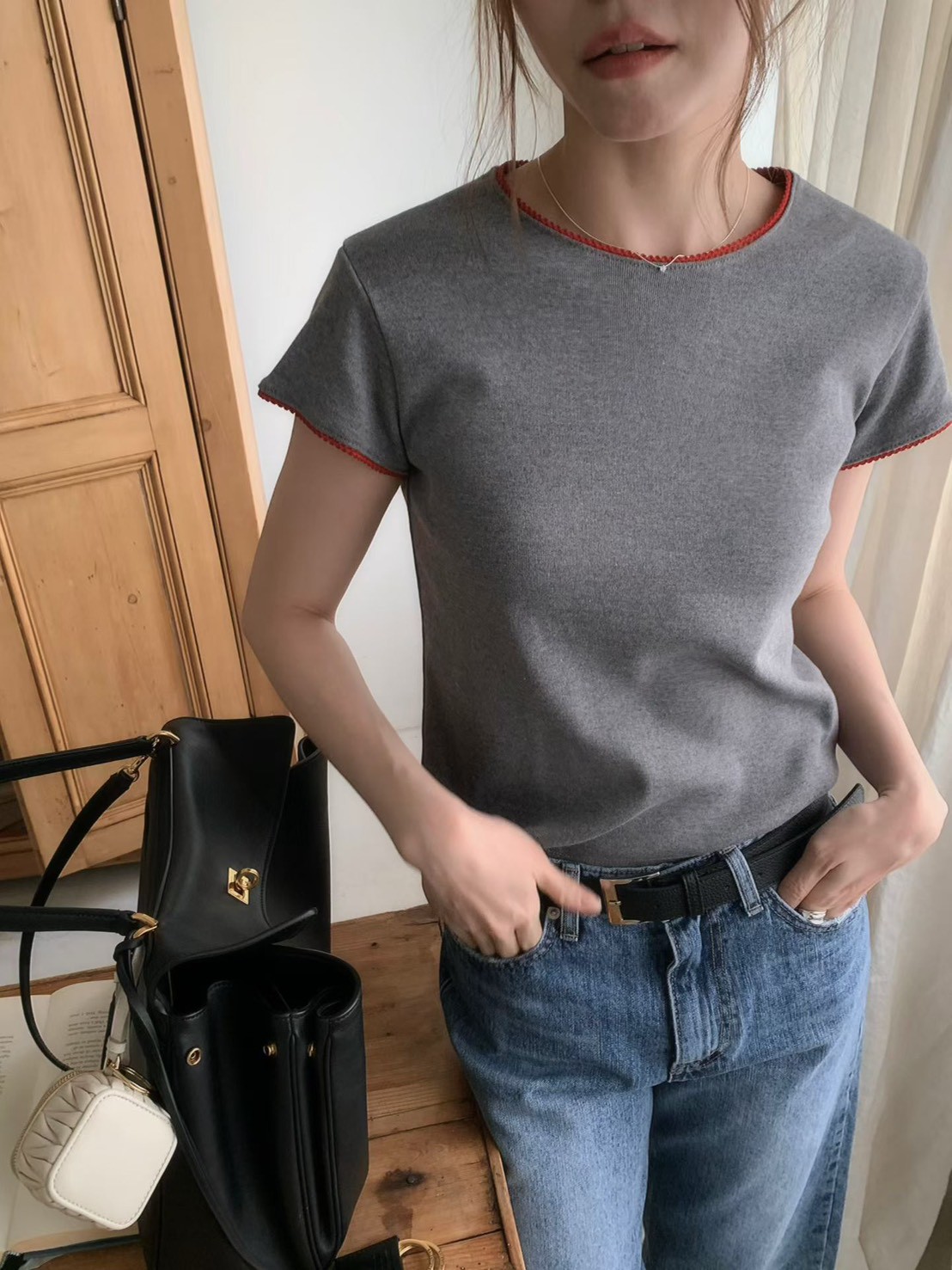 A47.甜美小花彈性滾邊素TEE