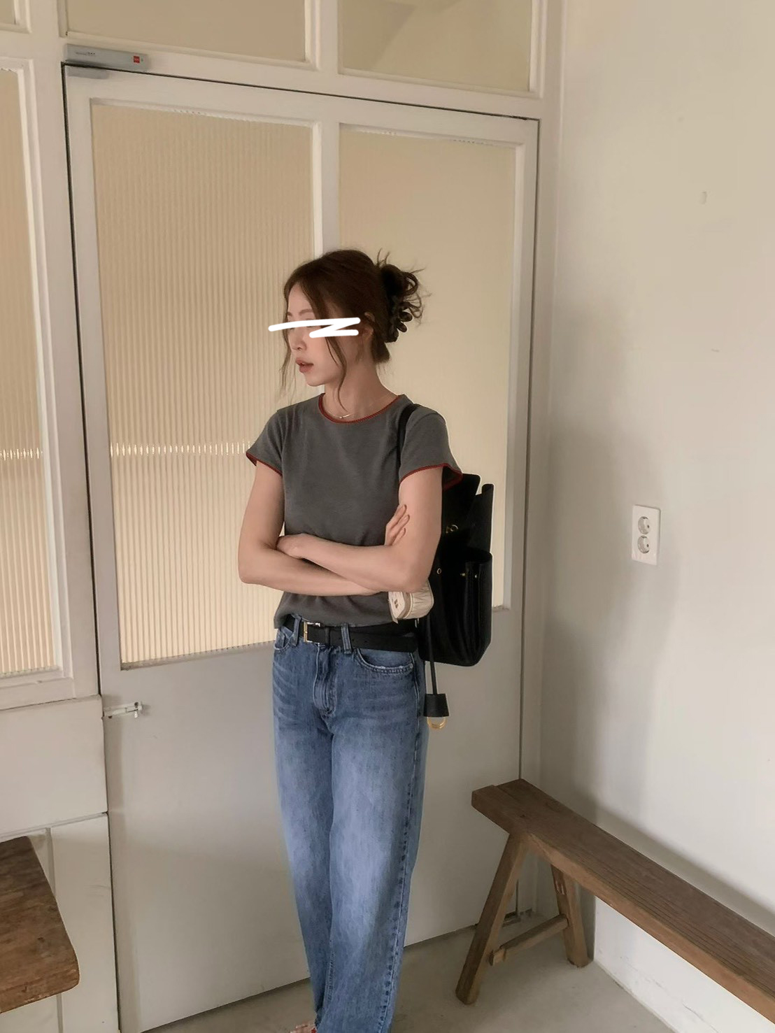 A47.甜美小花彈性滾邊素TEE