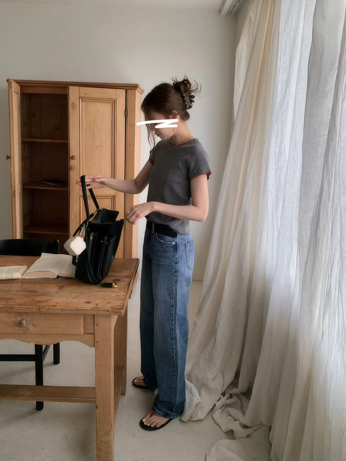 A47.甜美小花彈性滾邊素TEE