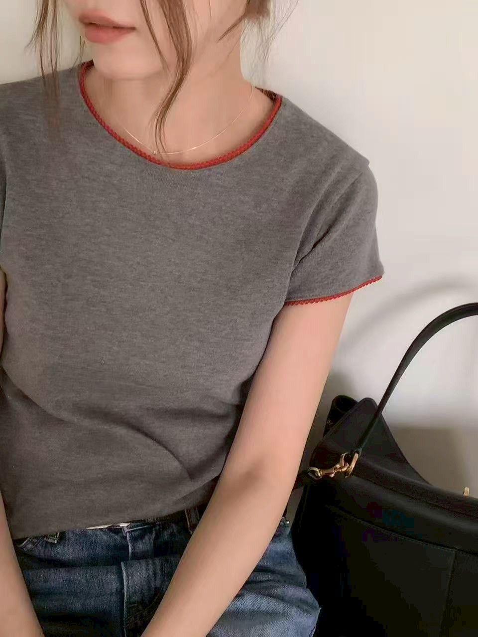 A47.甜美小花彈性滾邊素TEE