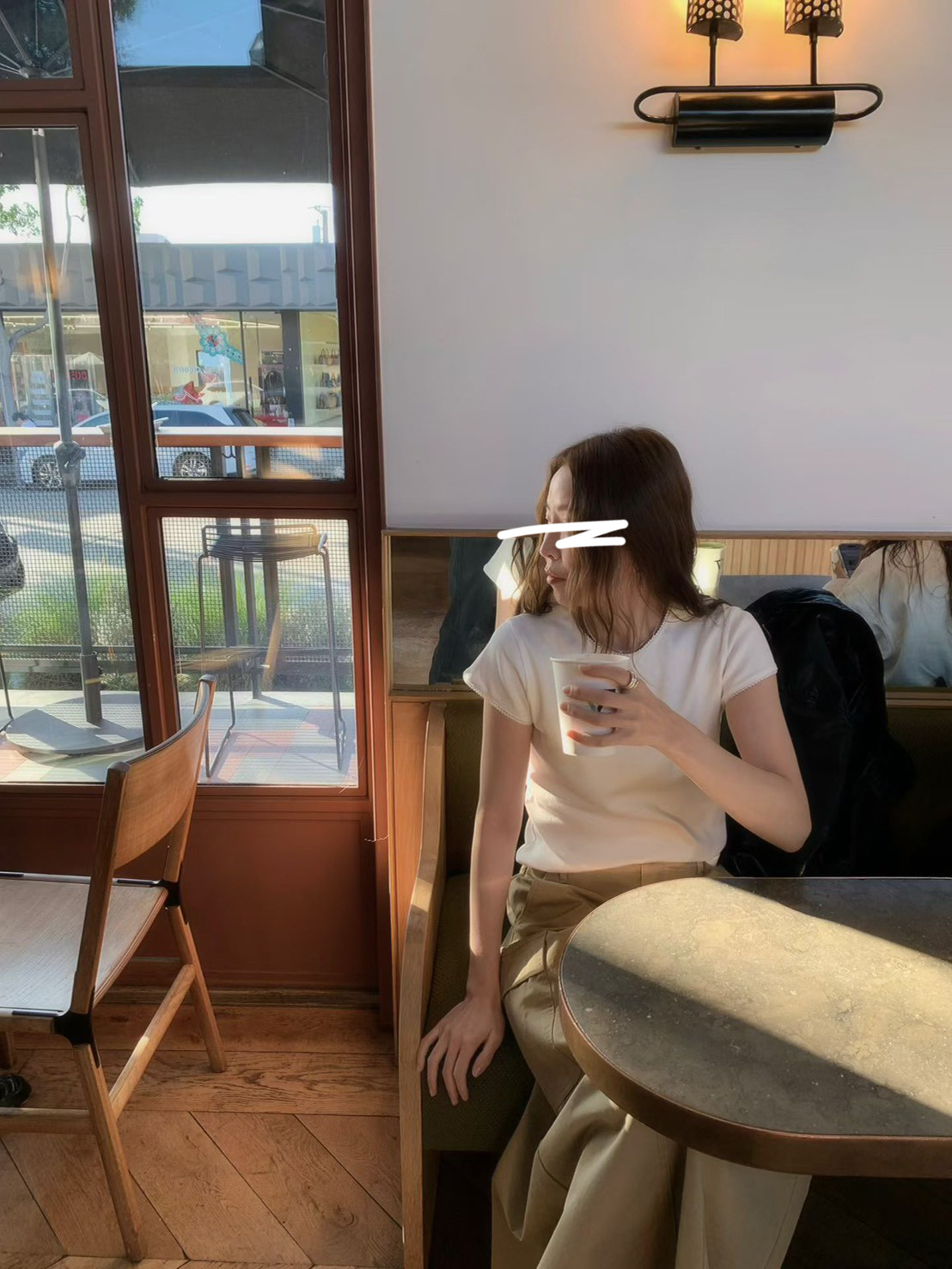 A47.甜美小花彈性滾邊素TEE