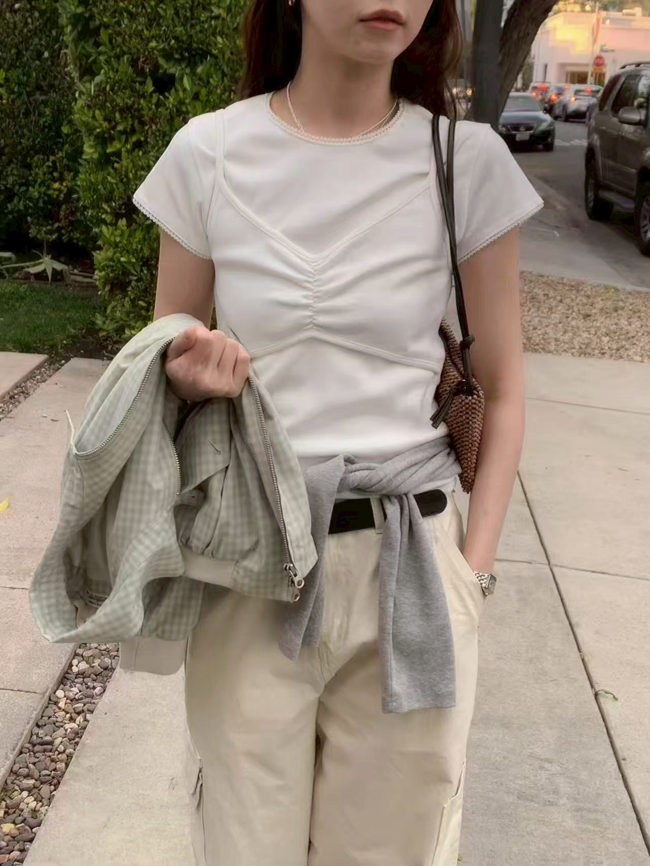 A47.甜美小花彈性滾邊素TEE