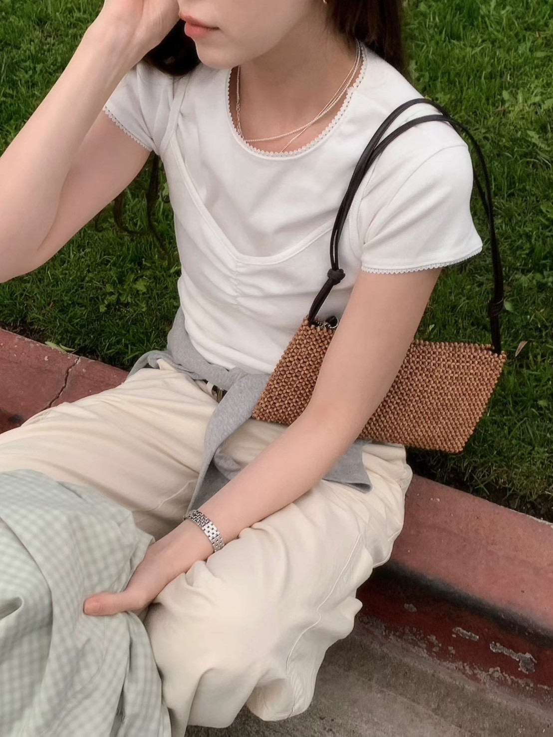 A47.甜美小花彈性滾邊素TEE