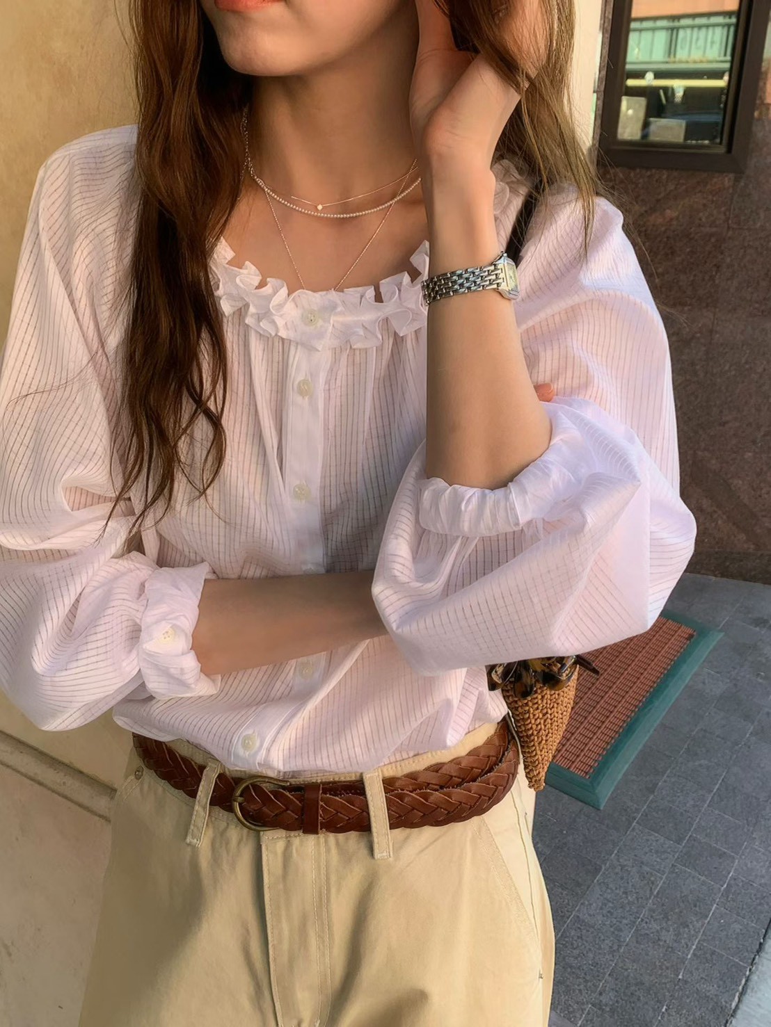 A55.甜美花邊造型領上衣