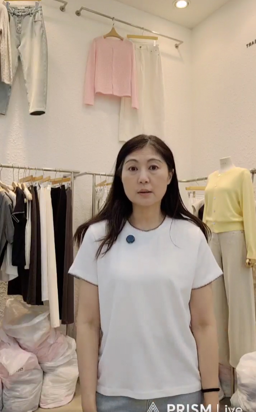 A81.星星家滾邊車線圓領TEE