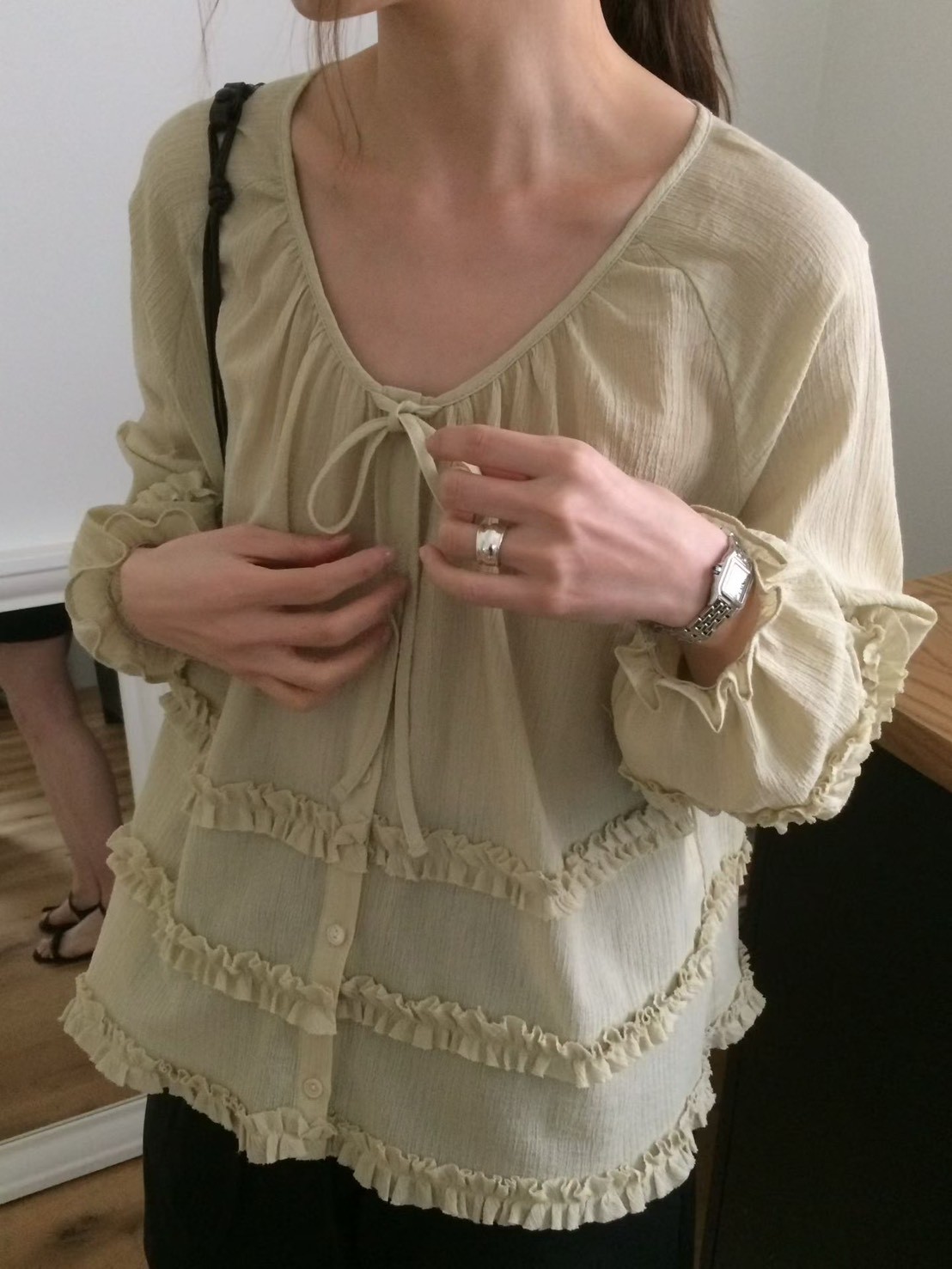 B29.浪漫層次荷葉罩衫