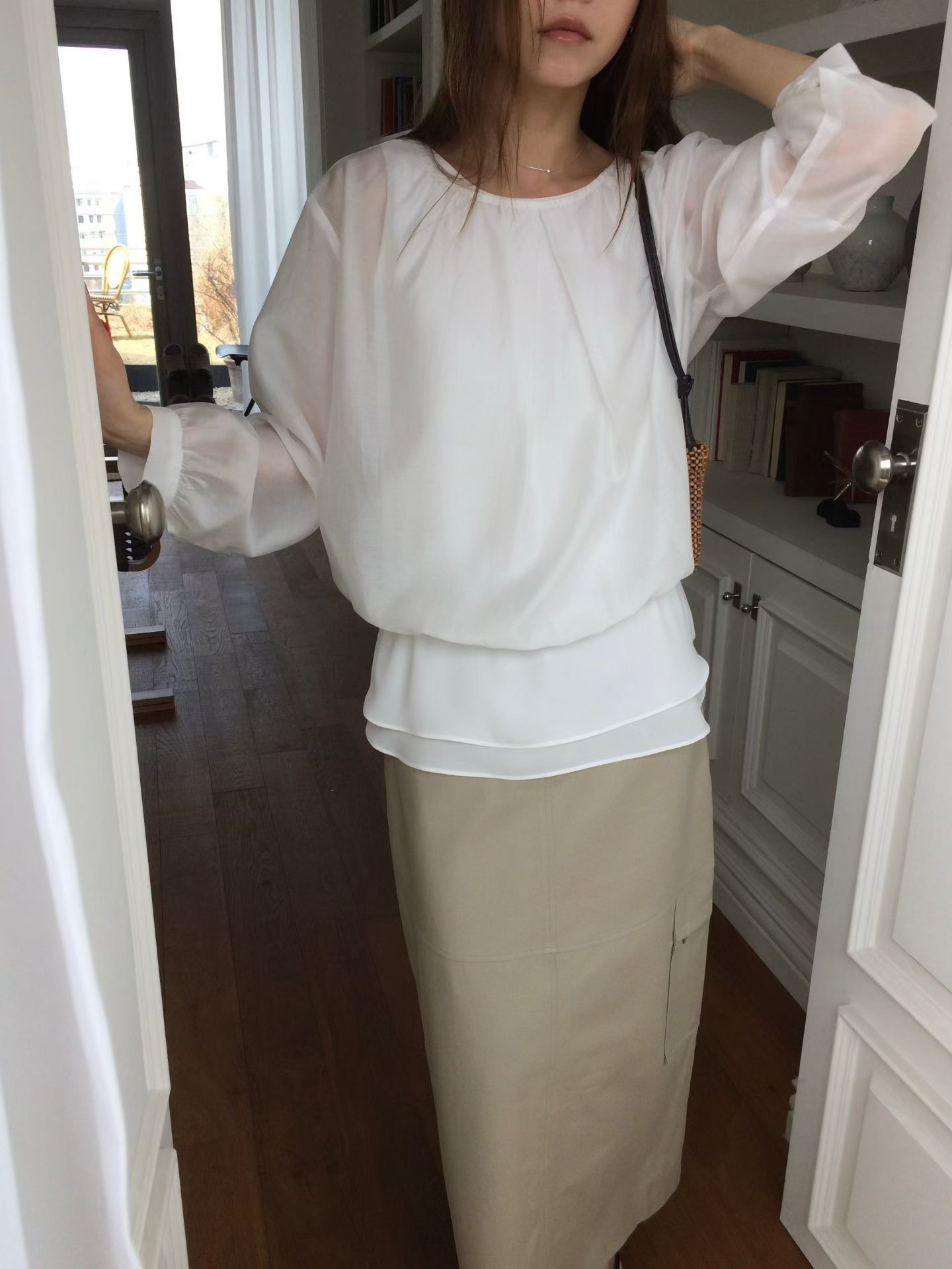 B32.優雅正反兩穿微光澤上衣