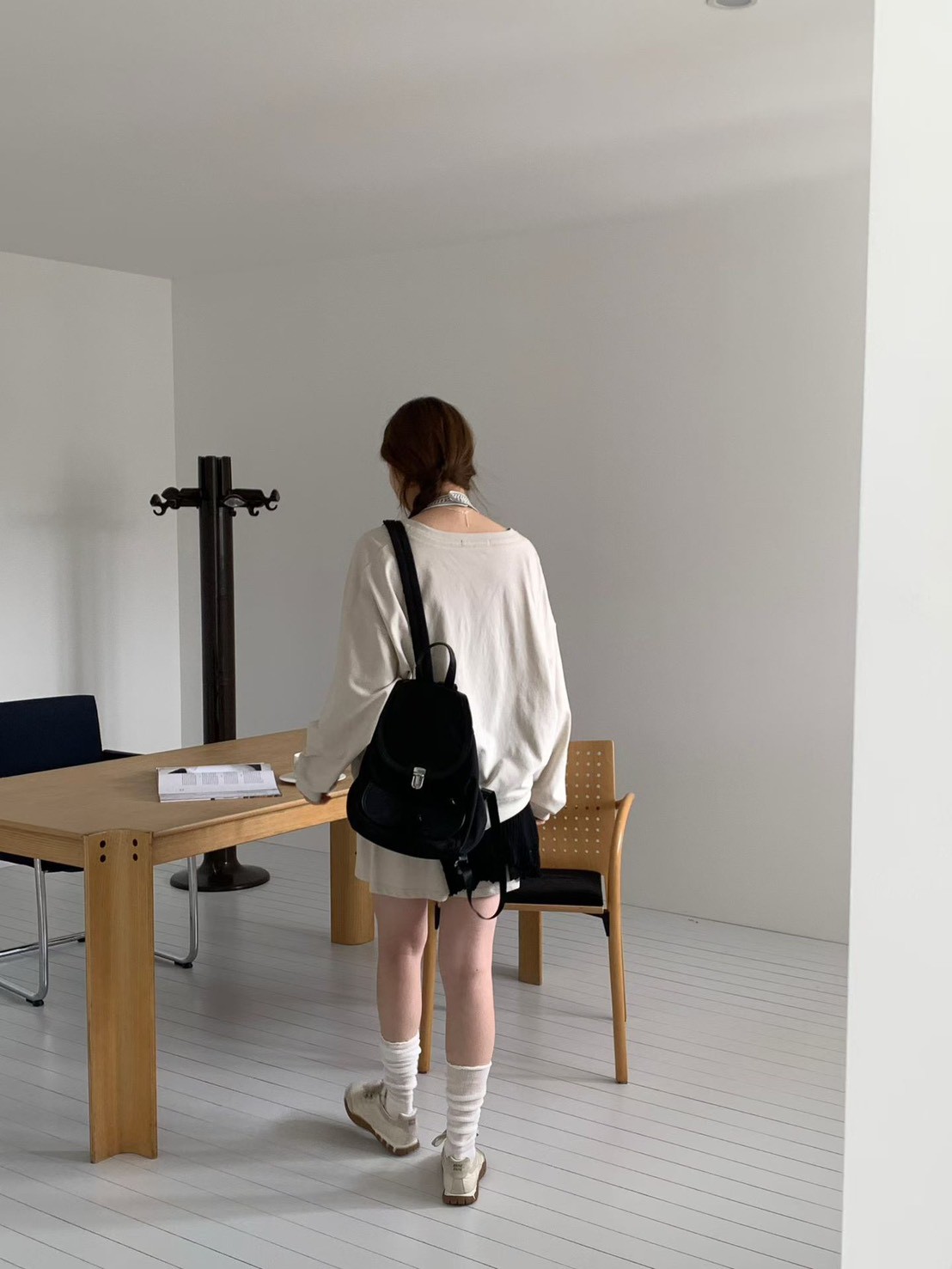 B31.女孩日常大V領休閒上衣