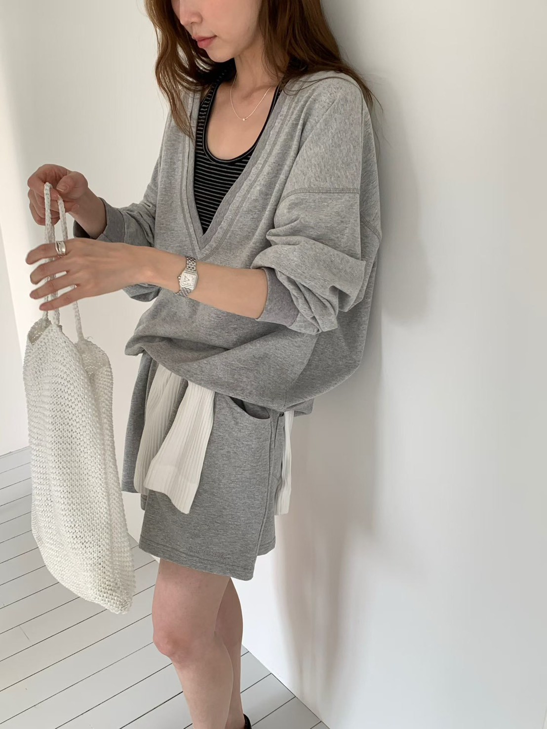 B31.女孩日常大V領休閒上衣