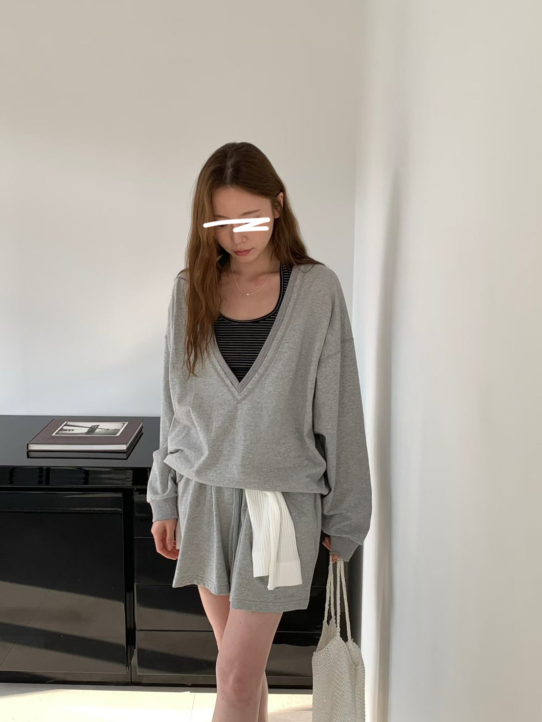 B31.女孩日常大V領休閒上衣