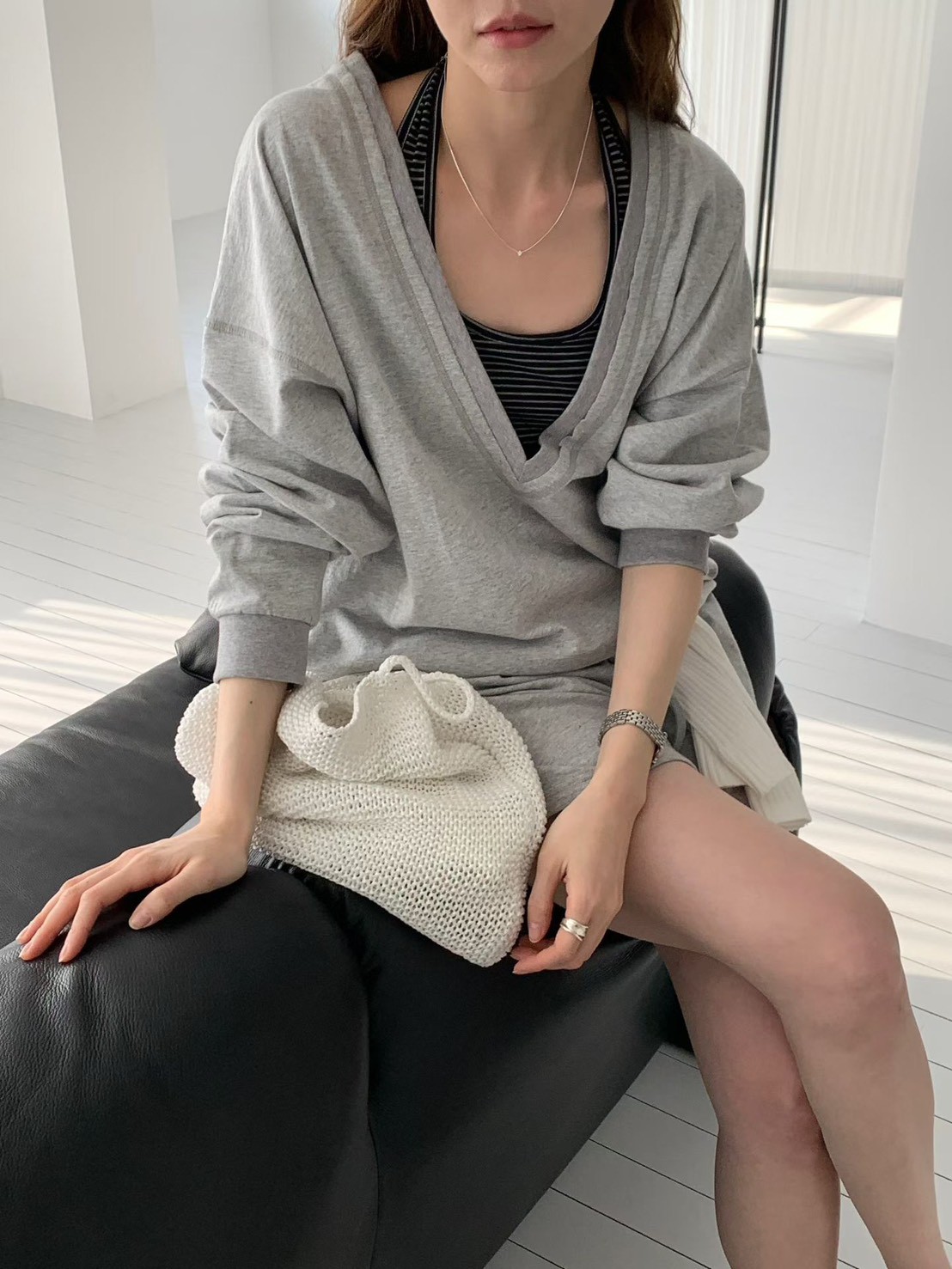 B31.女孩日常大V領休閒上衣