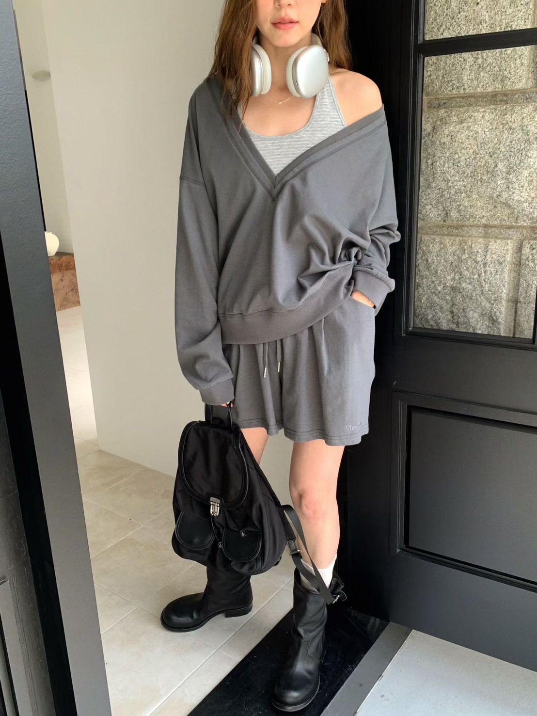 B31.女孩日常大V領休閒上衣