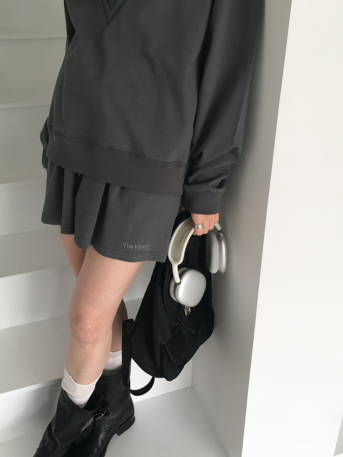 B31.女孩日常大V領休閒上衣