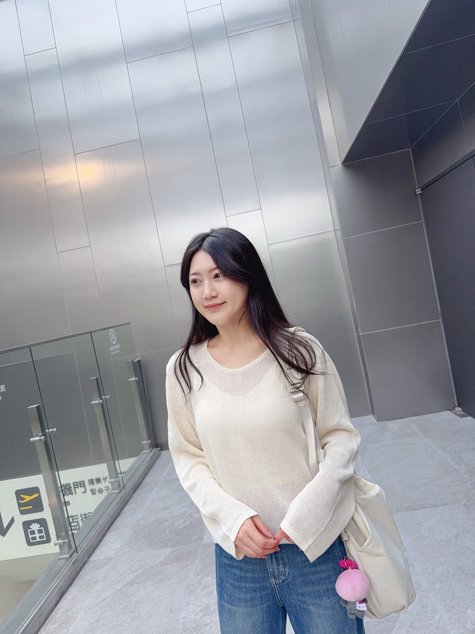 B45.細緻女孩大領口修身針織上衣