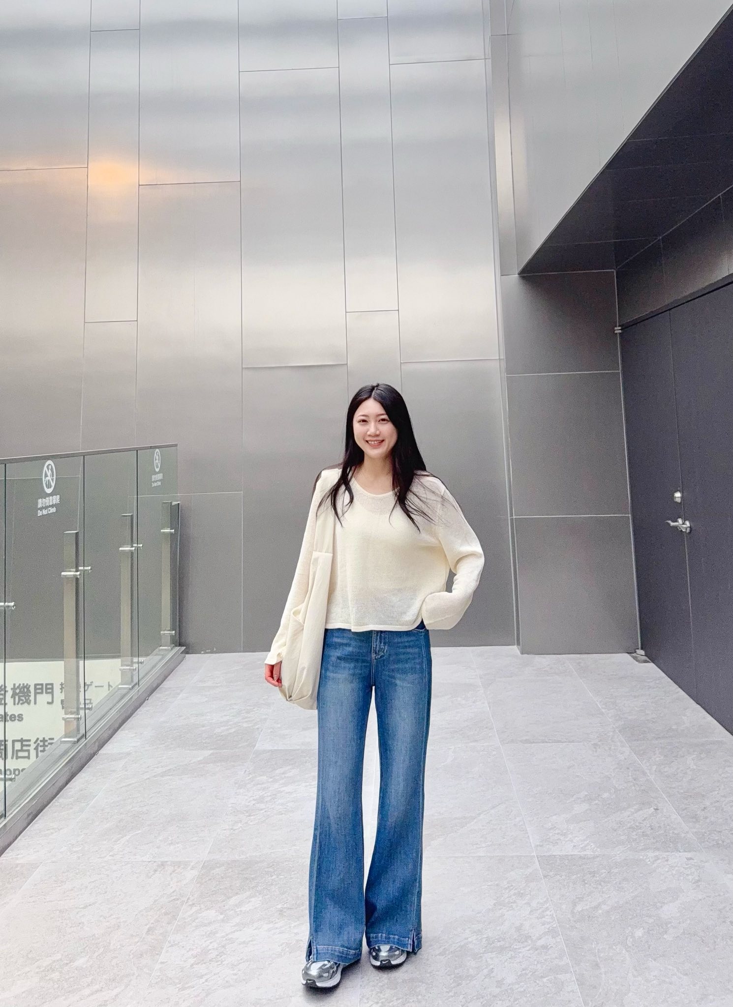 B45.細緻女孩大領口修身針織上衣