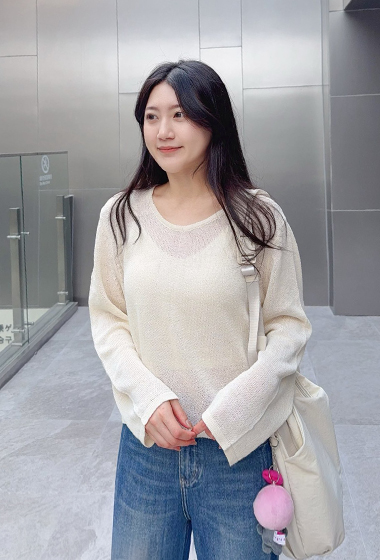 B45.細緻女孩大領口修身針織上衣