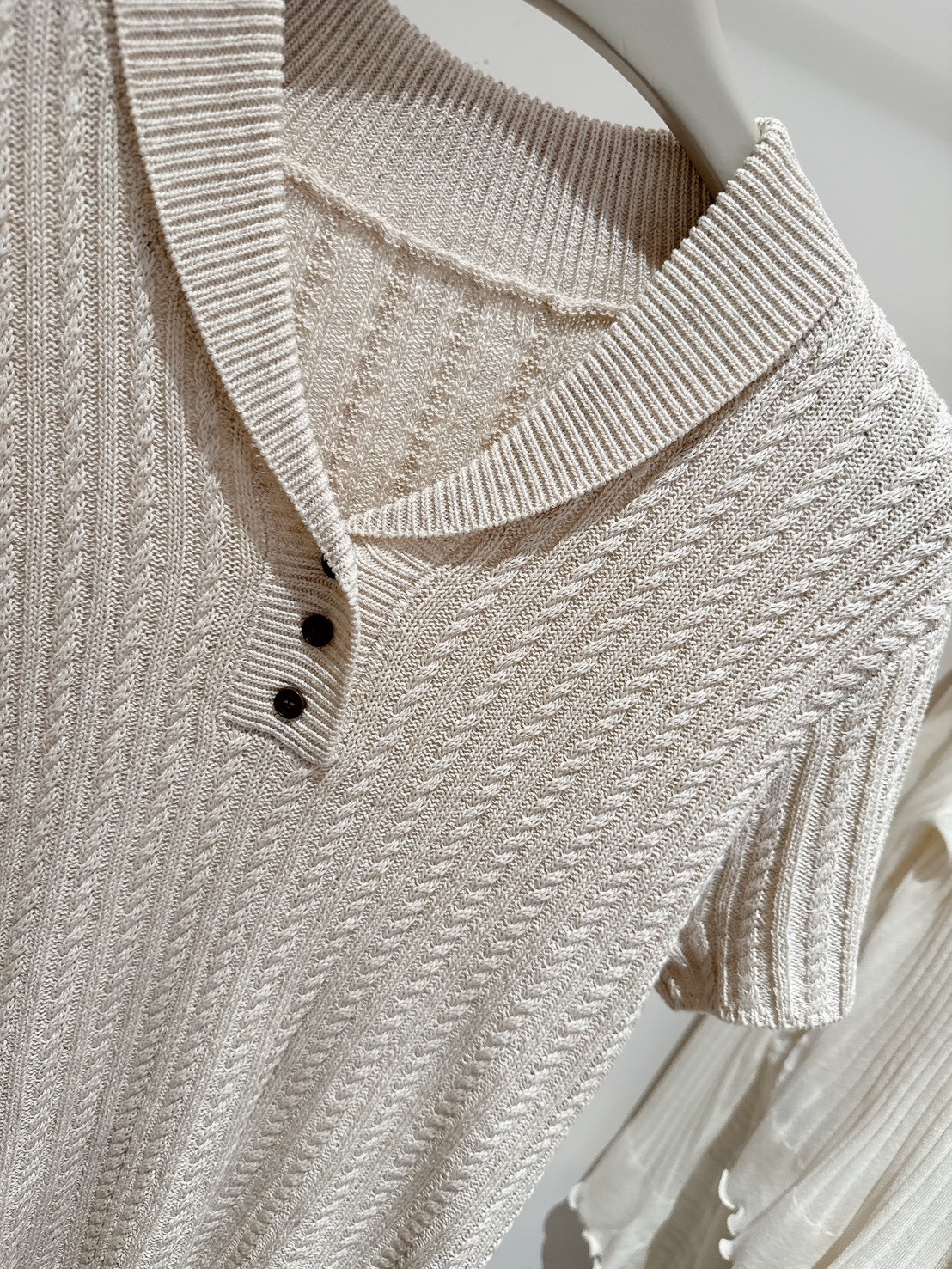 A02.甜美圓翻領麻花織紋上衣