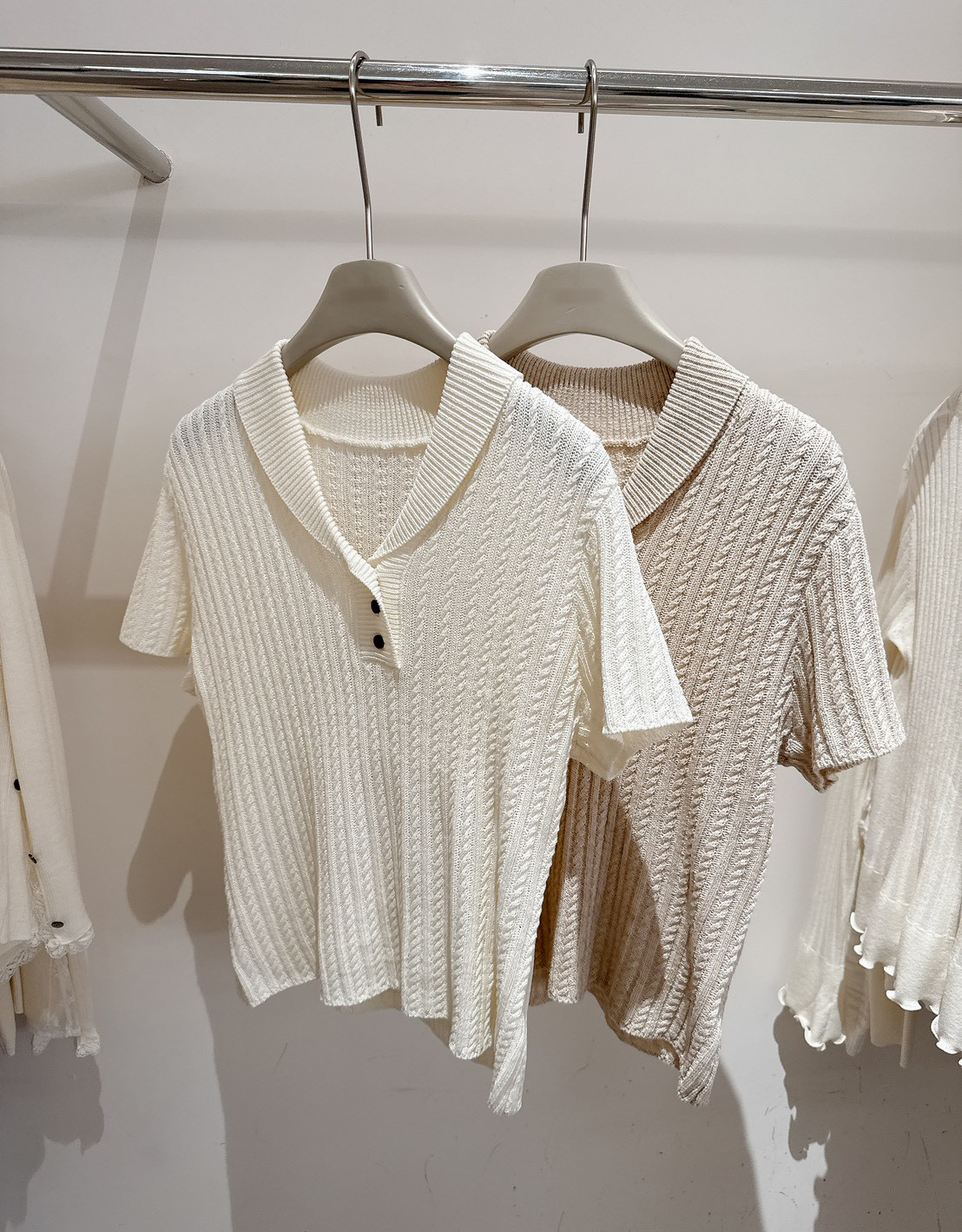 A02.甜美圓翻領麻花織紋上衣