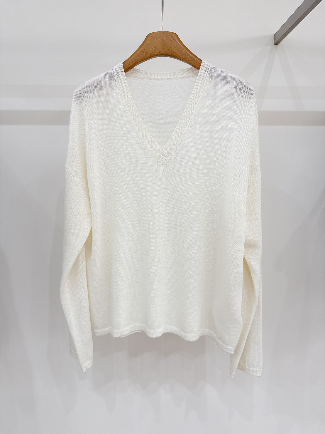 B44.漂亮女孩細緻V領針織上衣