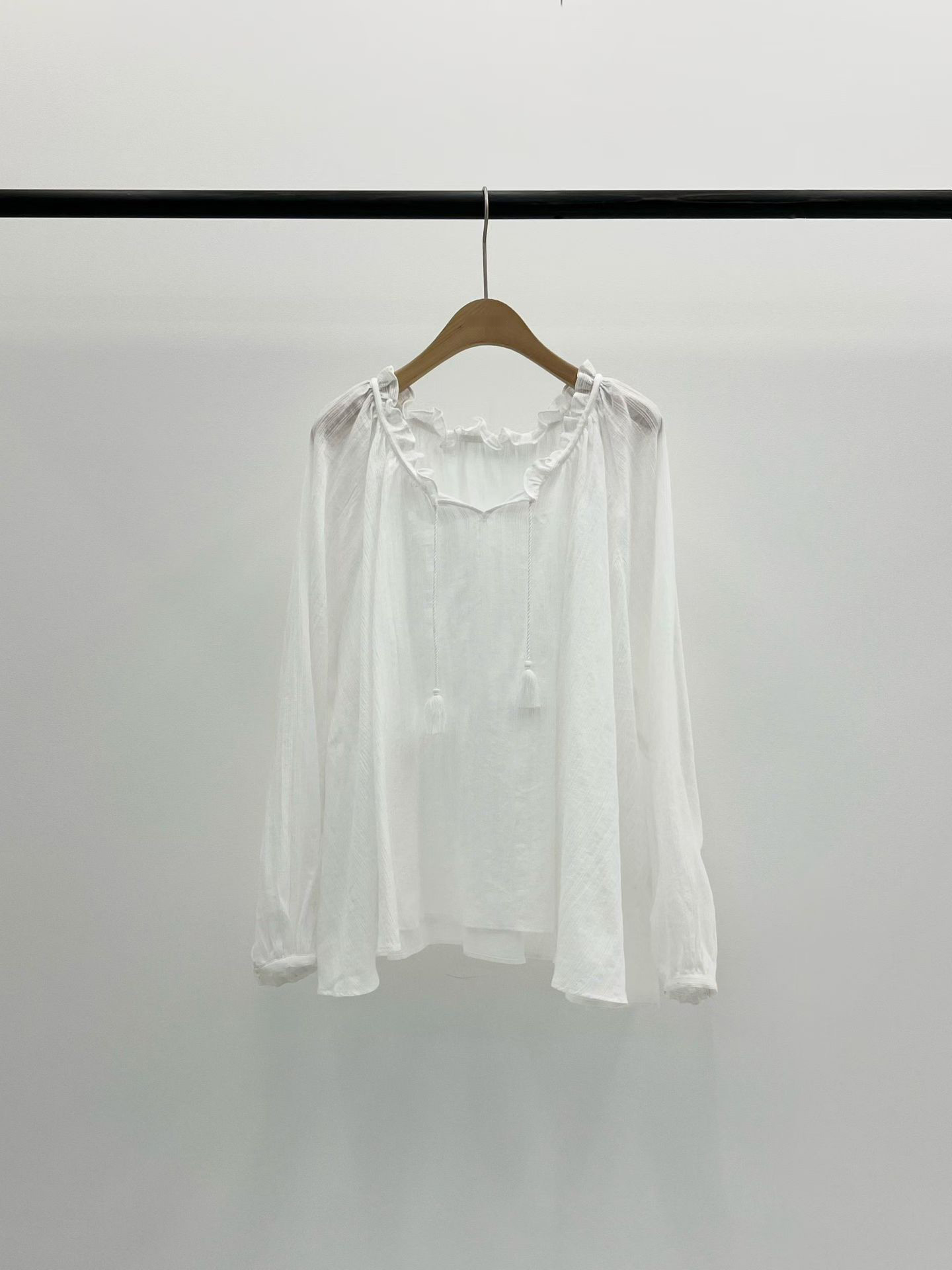 B21.大V家流蘇綁帶罩衫