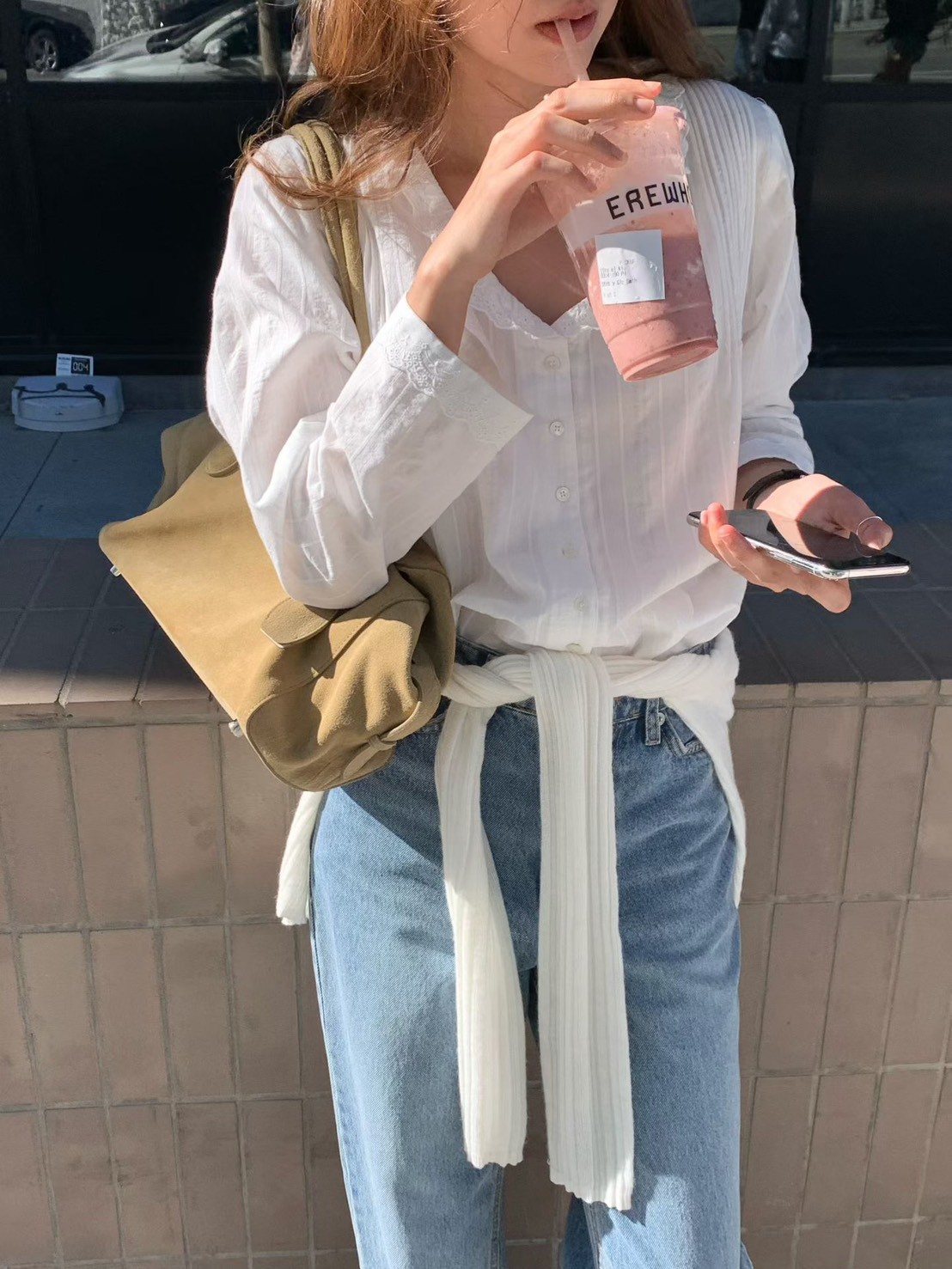 B22.大V家荷葉U領罩衫