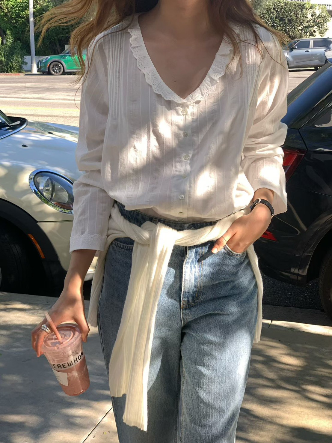 B22.大V家荷葉U領罩衫