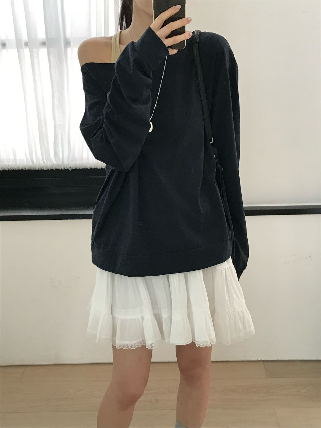 B91.小V家可露肩船領薄TEE