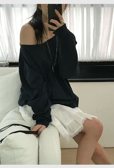 B91.小V家可露肩船領薄TEE