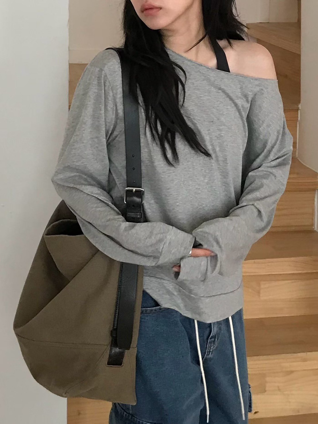 B91.小V家可露肩船領薄TEE