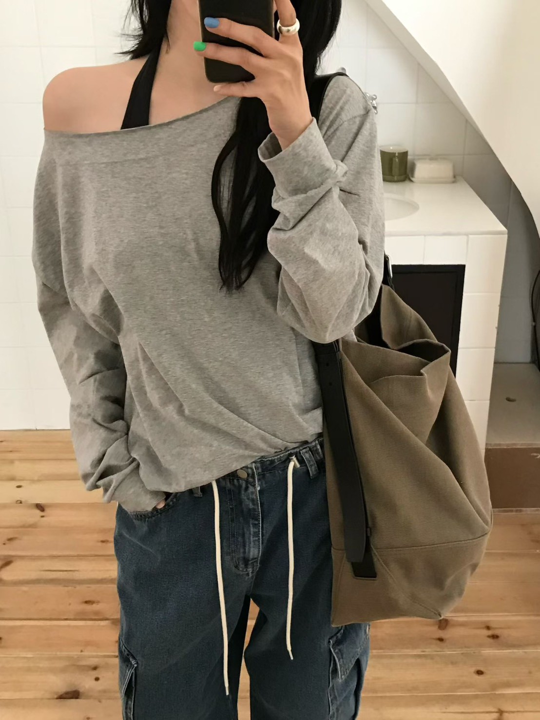 B91.小V家可露肩船領薄TEE