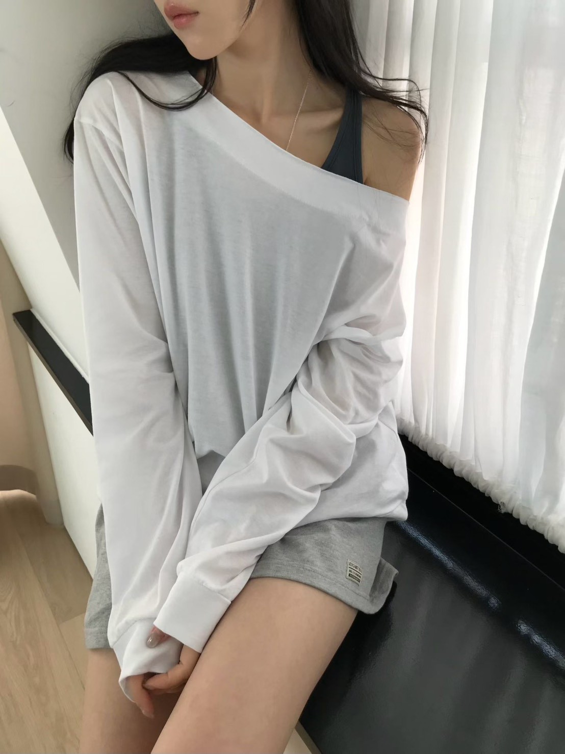 B91.小V家可露肩船領薄TEE