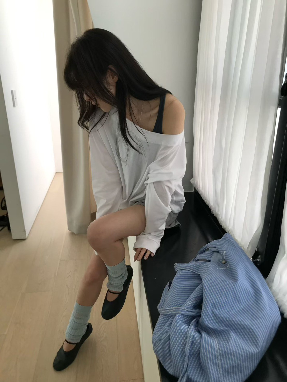 B91.小V家可露肩船領薄TEE