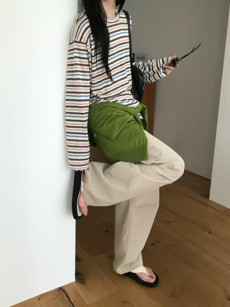 B94.小V家柔軟彩色條紋TEE