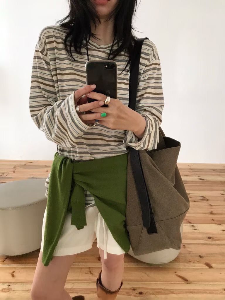 B94.小V家柔軟彩色條紋TEE