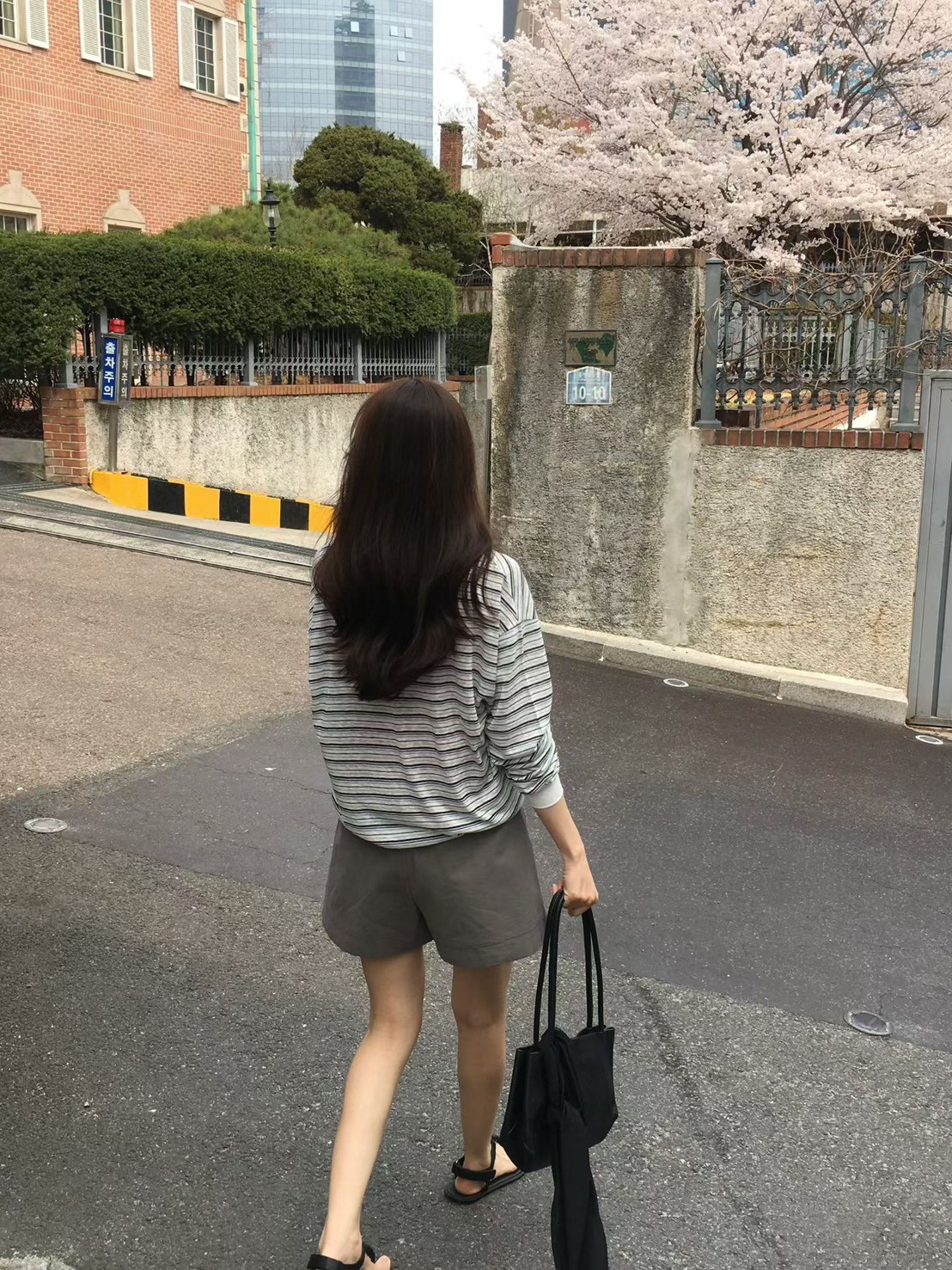 B33.櫥窗家復古糖果條紋TEE