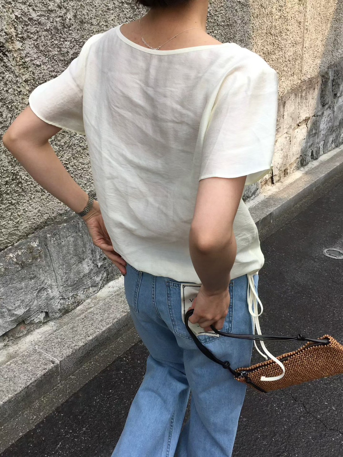 B35.櫥窗家假兩件U領視覺上衣