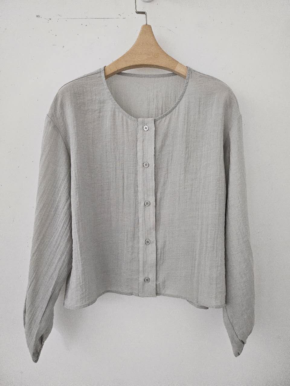 B94.星星家輕柔RAYON排釦上衣