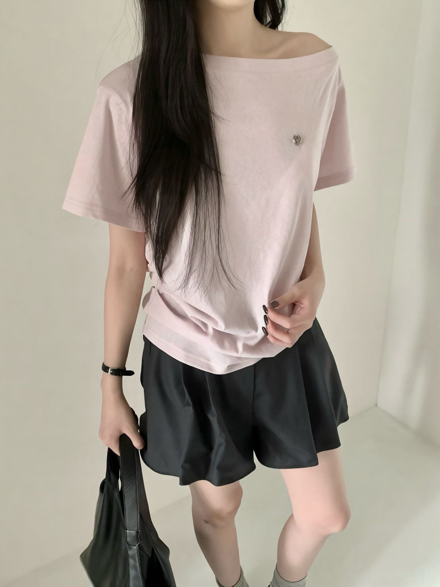 B81.多穿斜肩舒適TEE