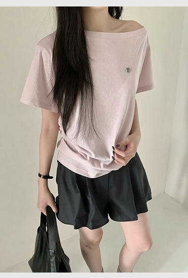 B81.多穿斜肩舒適TEE
