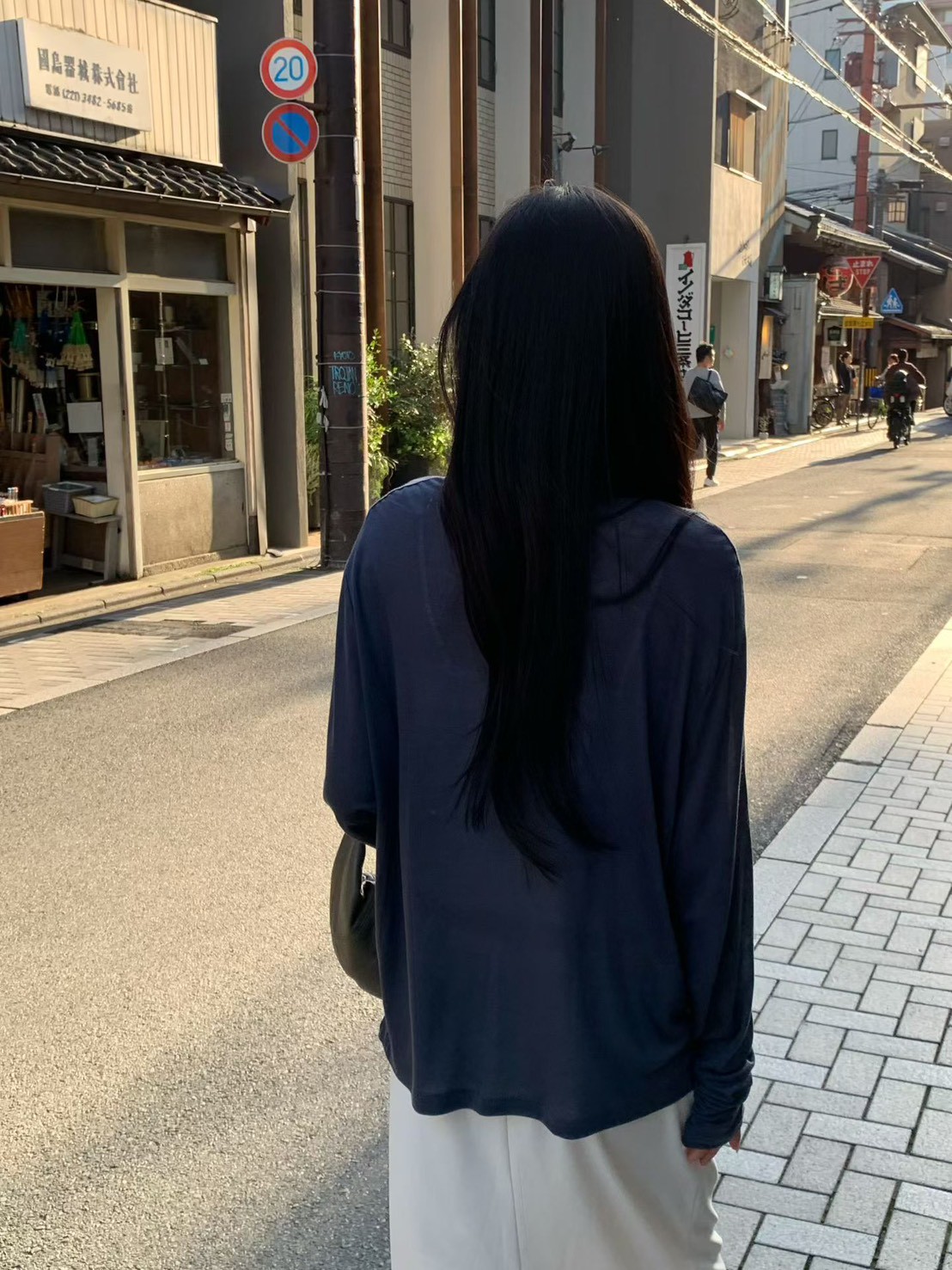 B10.大V家莫蘭迪薄長袖上衣